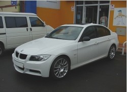 BMW 320 SI ( E90 )