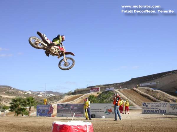 Salto de pilotos de Motocross 