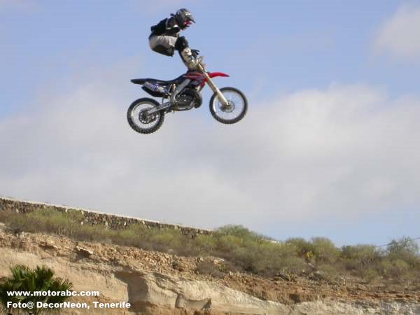 Salto de pilotos de Motocross 