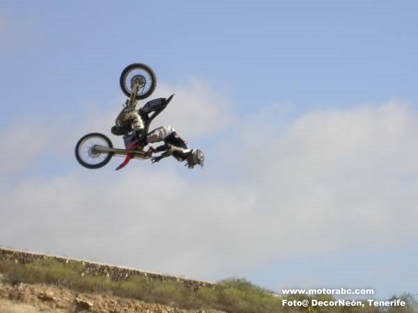 Salto mortale en Motocross